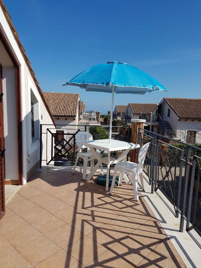 Mansarda Con Vista Piscina Βίλα Campofelice Di Roccella Εξωτερικό φωτογραφία
