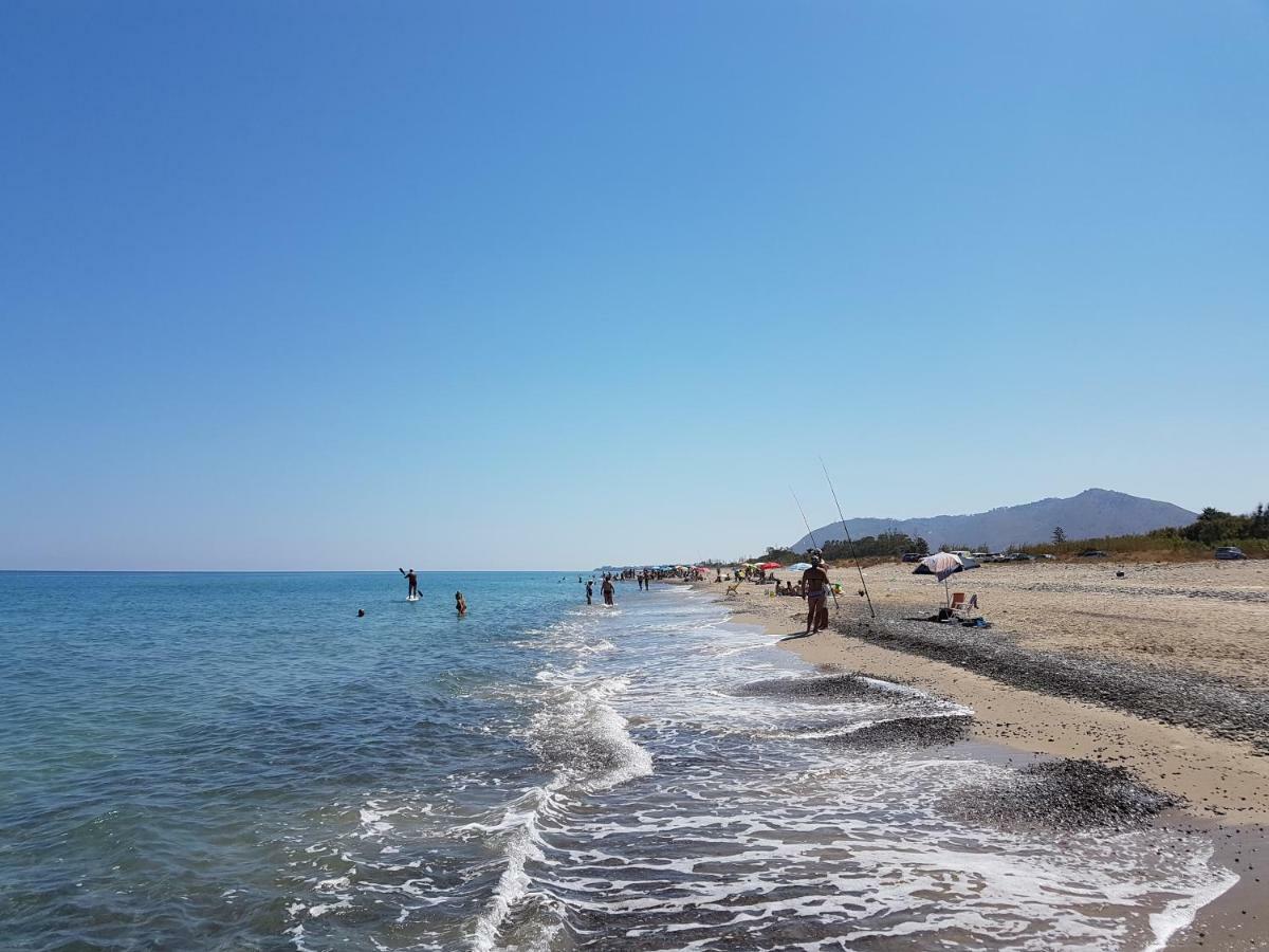 Mansarda Con Vista Piscina Βίλα Campofelice Di Roccella Εξωτερικό φωτογραφία