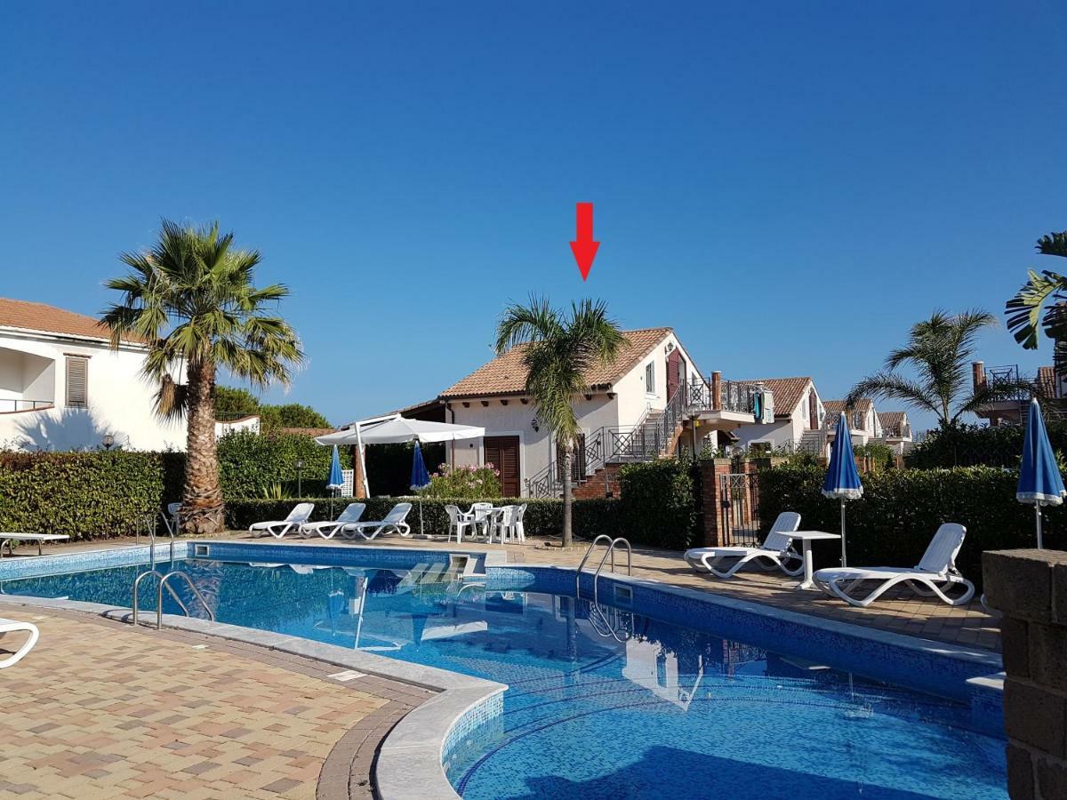 Mansarda Con Vista Piscina Βίλα Campofelice Di Roccella Εξωτερικό φωτογραφία