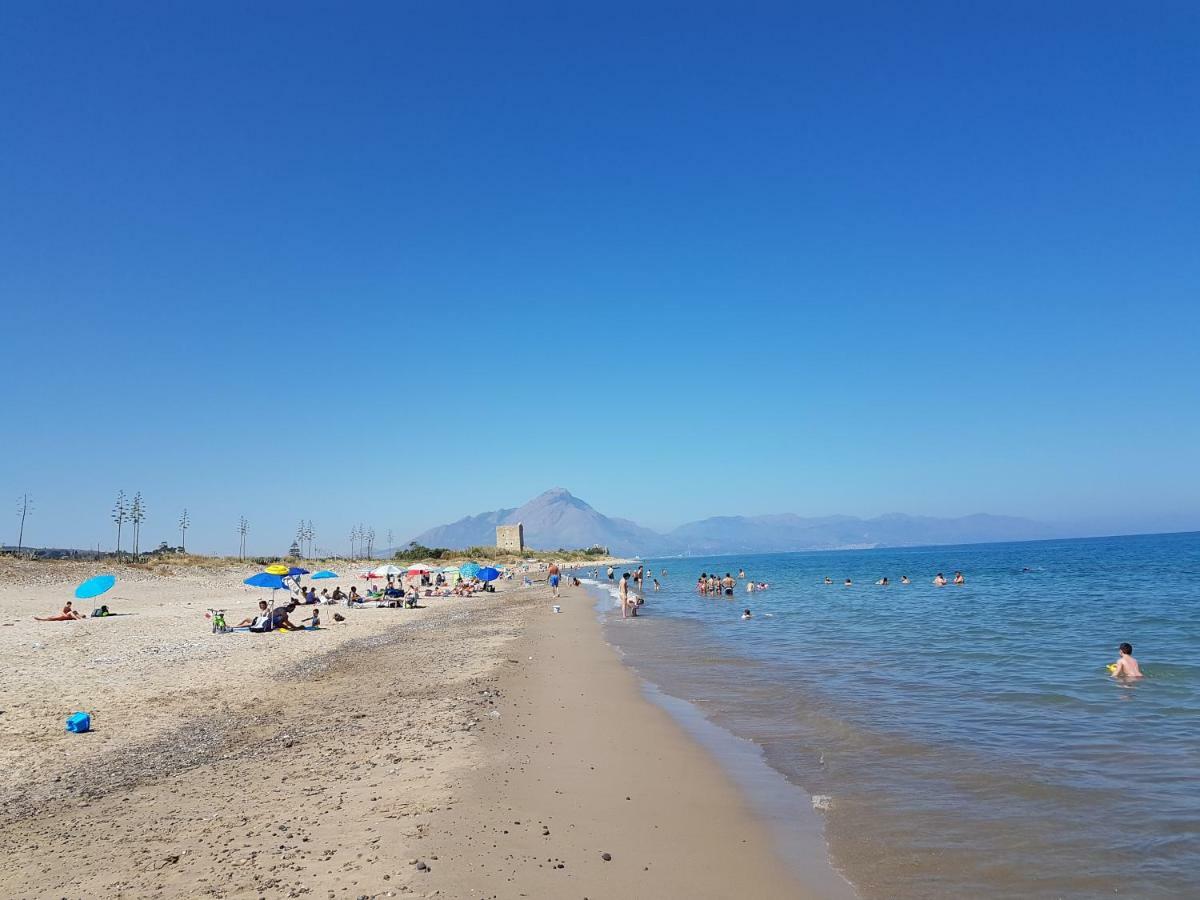 Mansarda Con Vista Piscina Βίλα Campofelice Di Roccella Εξωτερικό φωτογραφία
