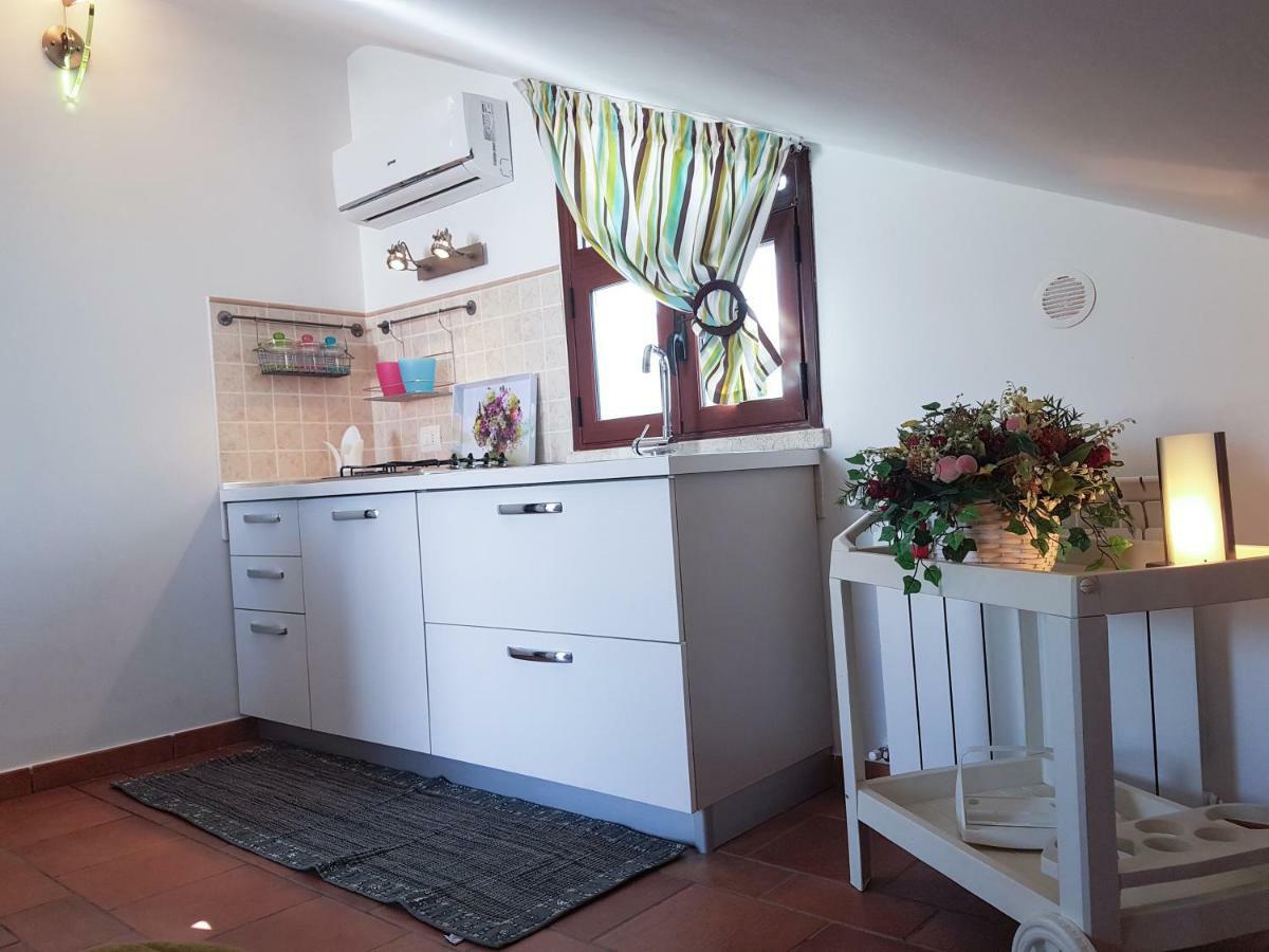 Mansarda Con Vista Piscina Βίλα Campofelice Di Roccella Εξωτερικό φωτογραφία