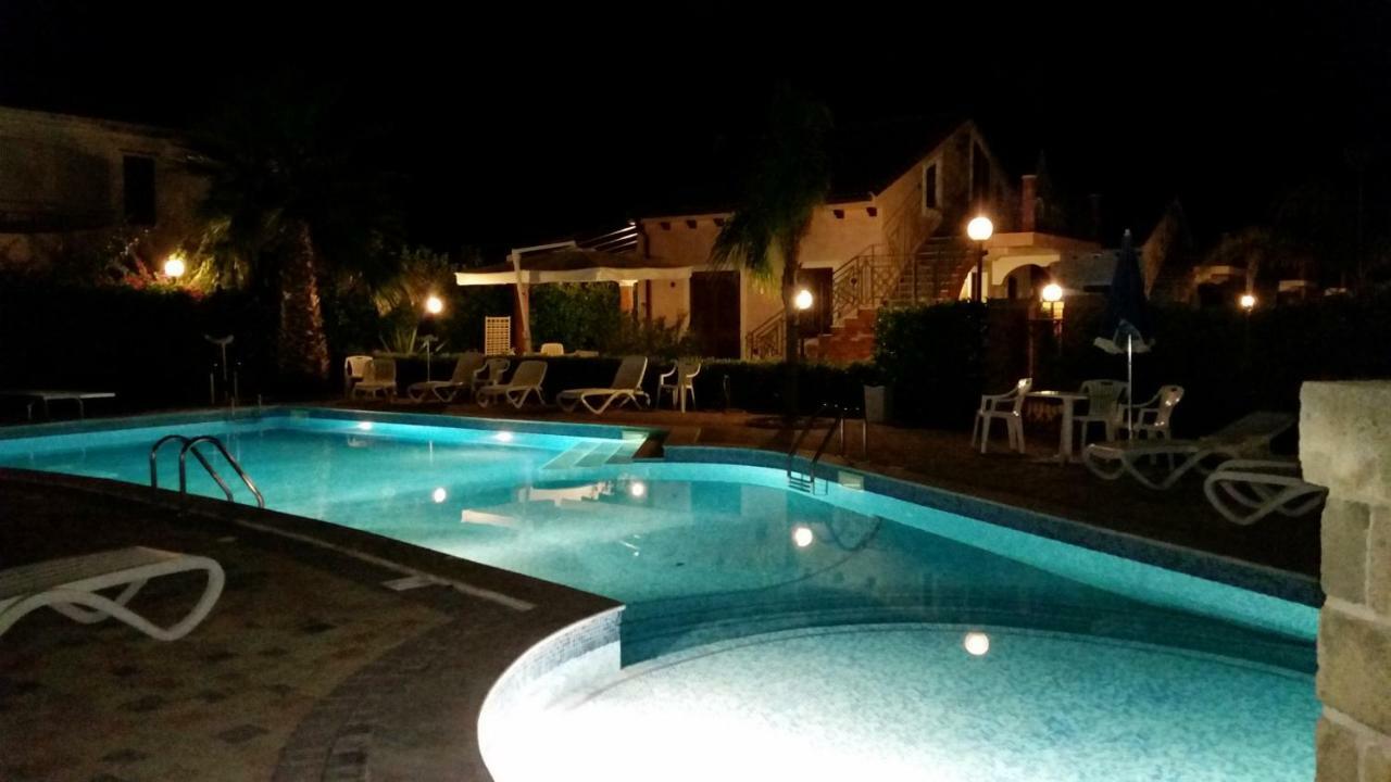 Mansarda Con Vista Piscina Βίλα Campofelice Di Roccella Εξωτερικό φωτογραφία