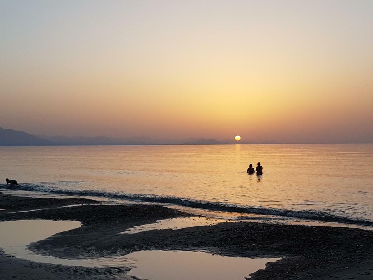 Mansarda Con Vista Piscina Βίλα Campofelice Di Roccella Εξωτερικό φωτογραφία